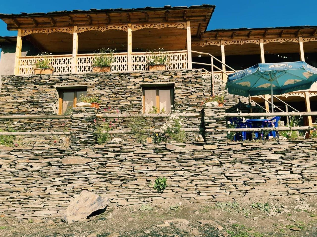 Guesthouse Lasharai Omalo Eksteriør bilde