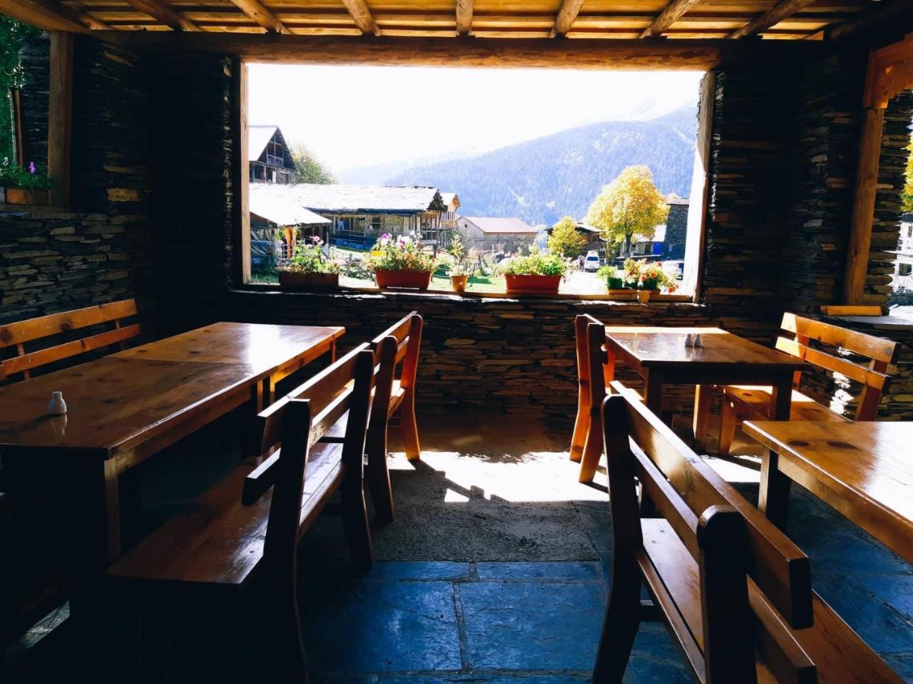 Guesthouse Lasharai Omalo Eksteriør bilde