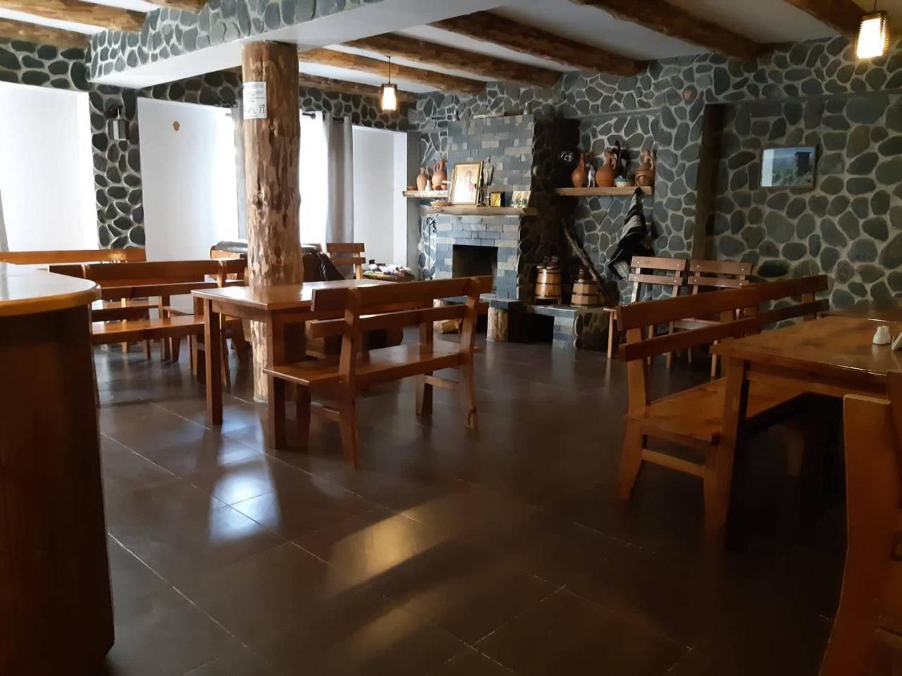 Guesthouse Lasharai Omalo Eksteriør bilde