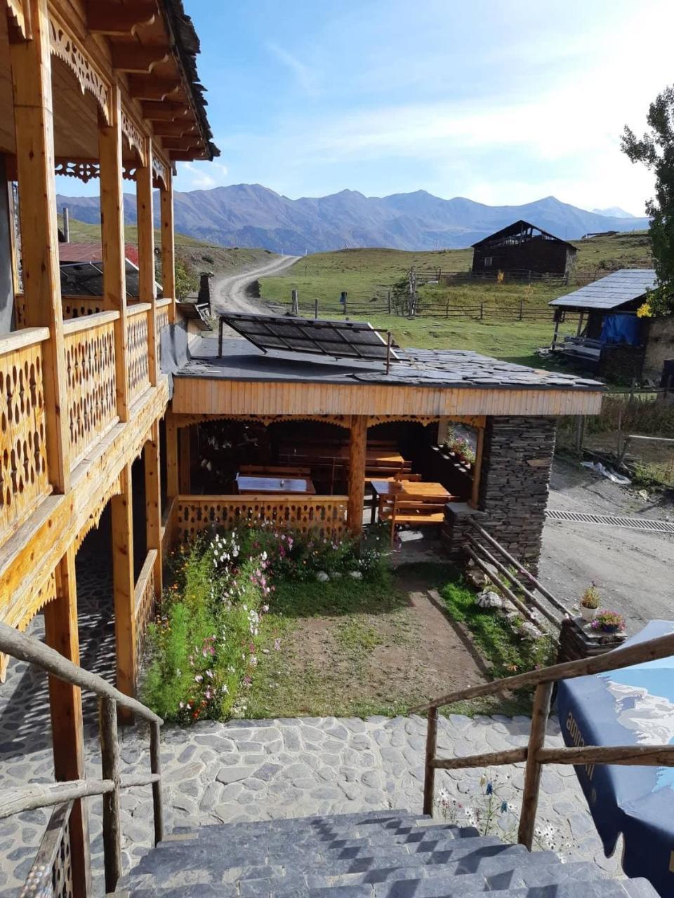 Guesthouse Lasharai Omalo Eksteriør bilde